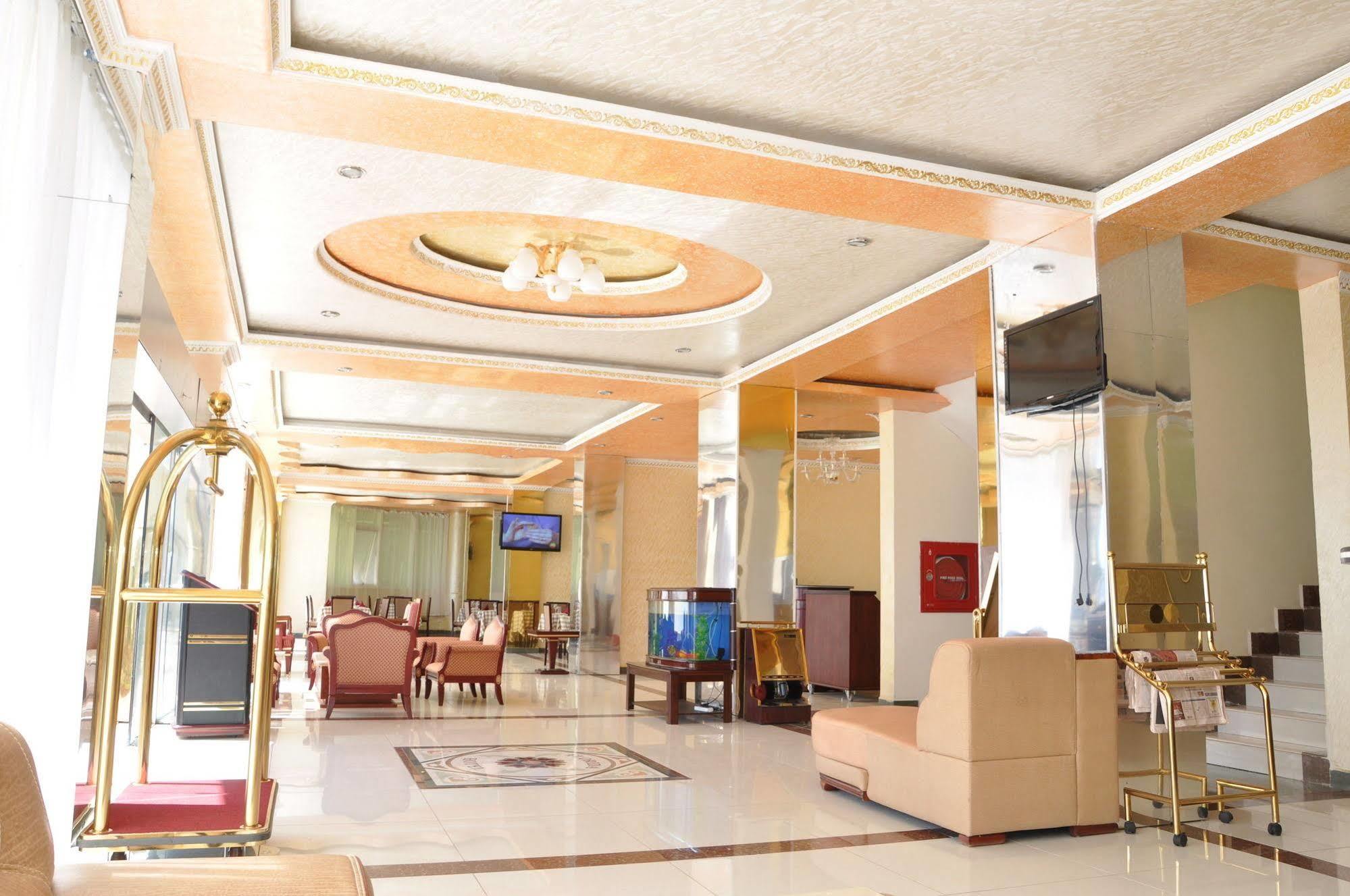 Florida International Hotel Gonder Exteriér fotografie